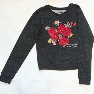 Cute Abercrombie & Fitch Woman’s Crewneck Size S.